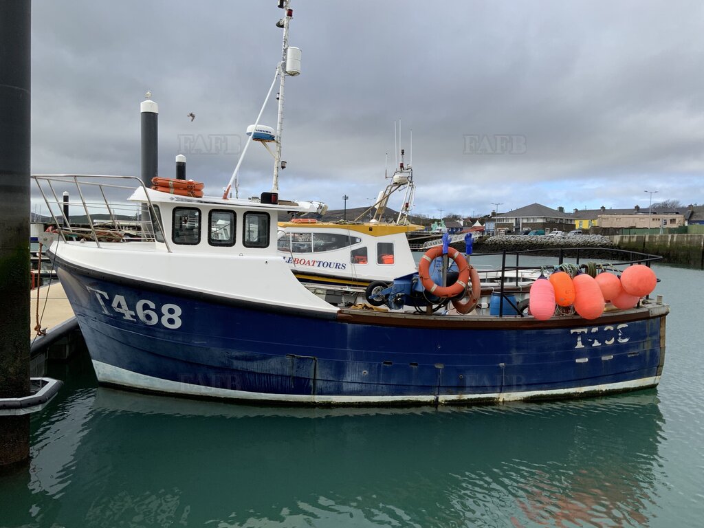 *** GM 33 WITH VIVIER TANK***